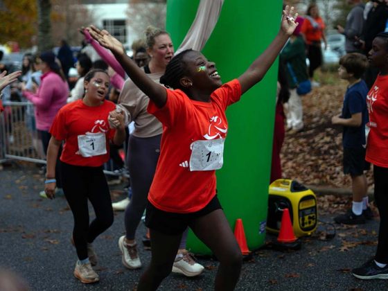 girls running